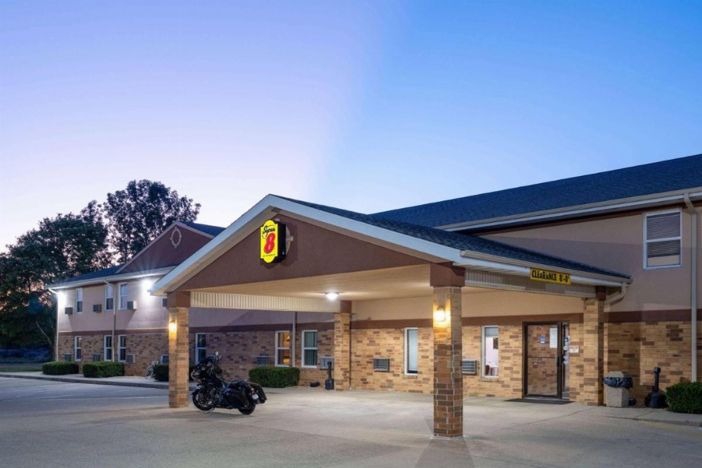 Super 8 by Wyndham Mattoon Image 14
