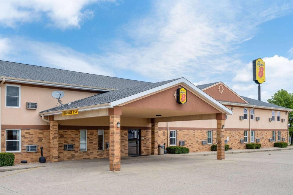 Super 8 by Wyndham Mattoon Image 15