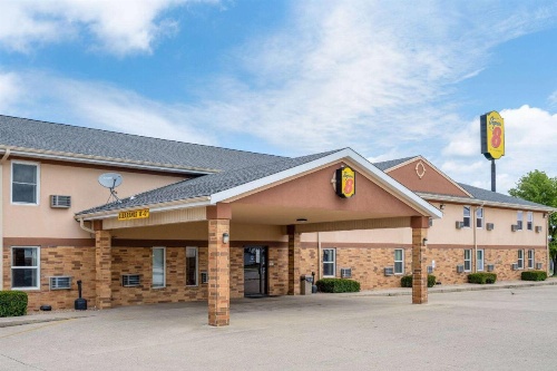 Super 8 by Wyndham Mattoon image 15