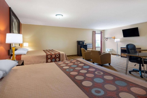 Super 8 by Wyndham Mattoon image 38