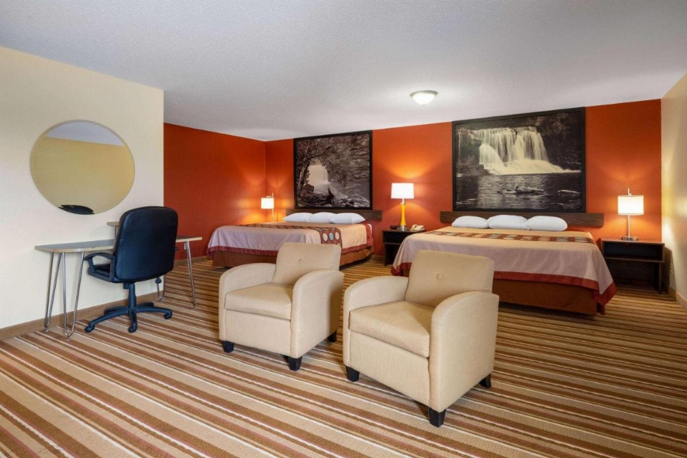 Super 8 by Wyndham Mattoon Image 39